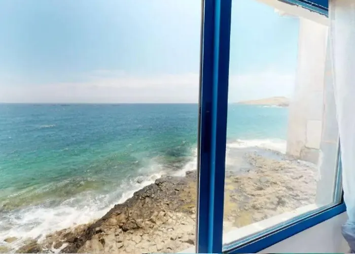 La Casa Con Terraza Privada Sobre El Mar