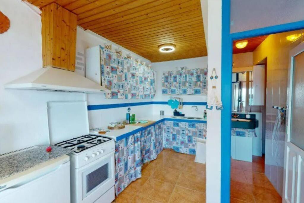La Casa Con Terraza Privada Sobre El Mar Holiday home *