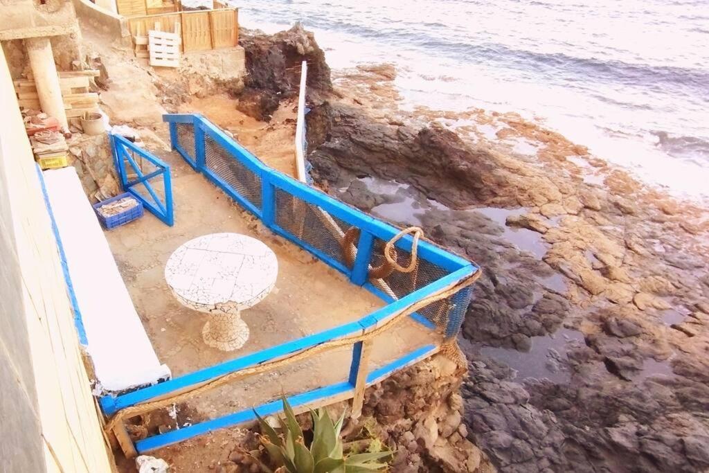 La Casa Con Terraza Privada Sobre El Mar Holiday home Telde